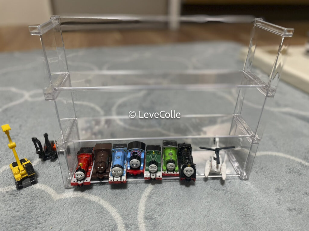 セリアフィギアケース